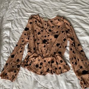 ** 5 for $20** NWOT Flowy floral blouse